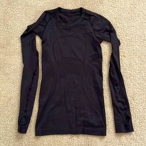 Long-sleeved Lululemon Swiftly Tech